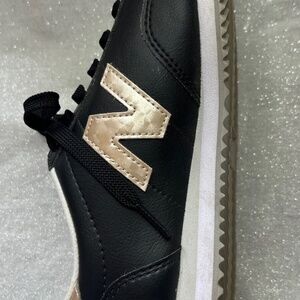 New Balance Women 220v1 Jogger Athletic Sneakers Shoes Comfy Slip Ons 2 PAIR!